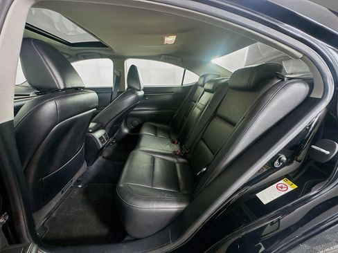 Used 2013 Lexus ES 350 w/ Luxury Pkg FWD image 34