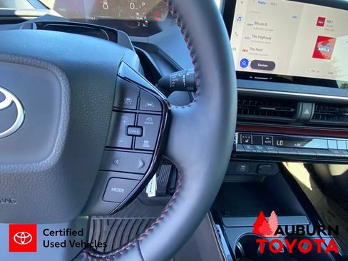 Certified 2024 Toyota Prius Prime FWD image 39