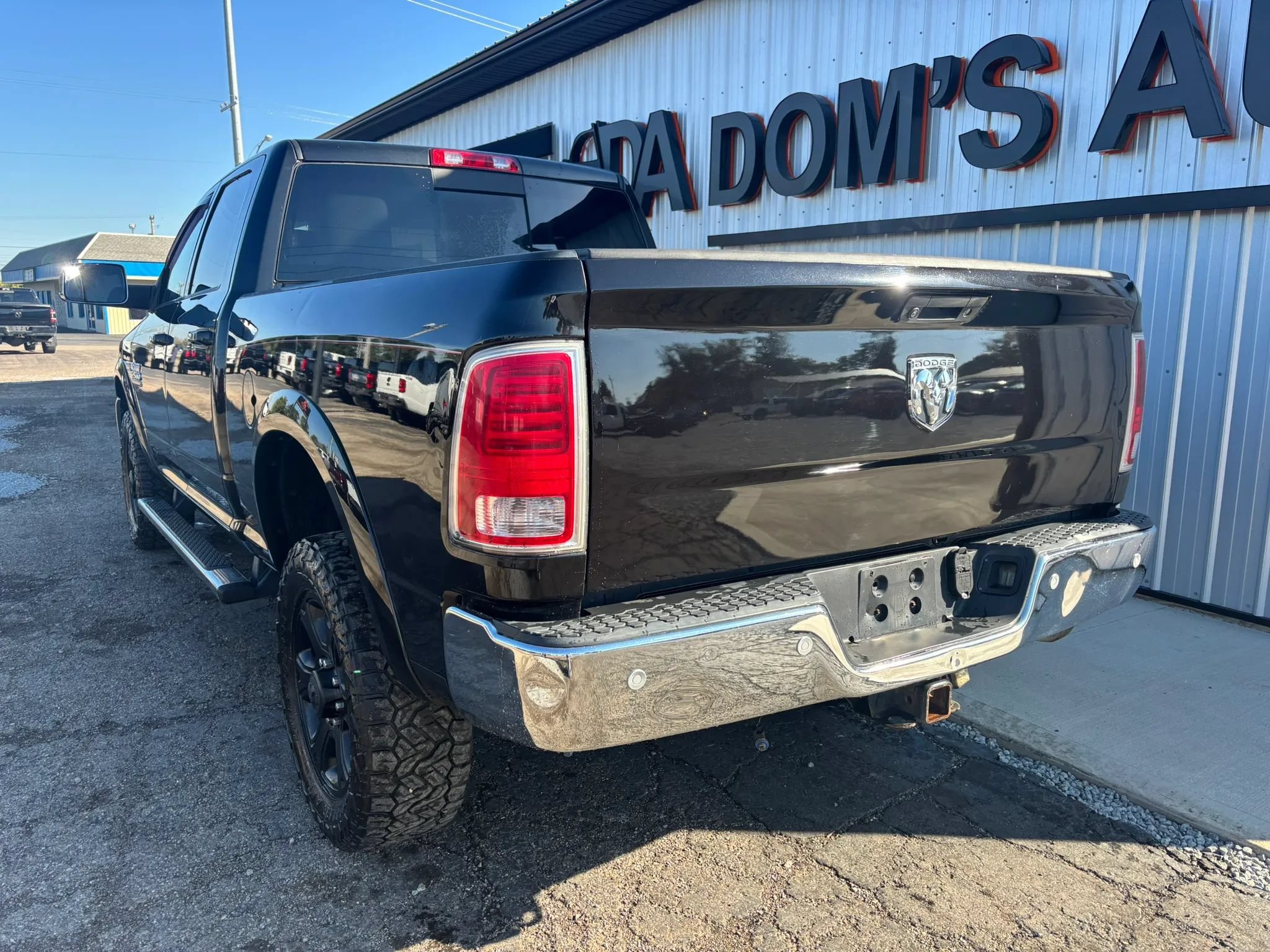 Used 2018 RAM 2500 Laramie w/ Snow Chief Group AWD/4WD image 3