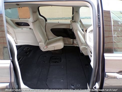 Used 2017 Chrysler Pacifica Touring-L Plus image 56