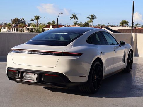 Certified 2022 Porsche Taycan image 9