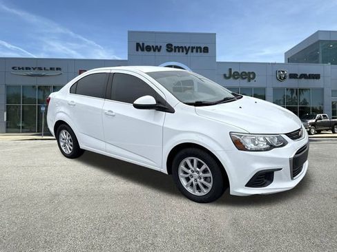 Used 2020 Chevrolet Sonic LT w/ Convenience Package image 1