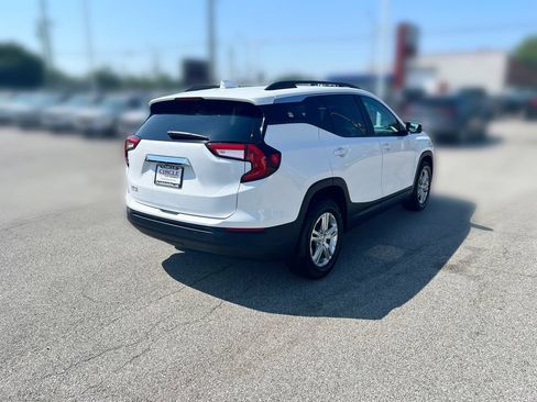 Used 2024 GMC Terrain SLE w/ Driver Convenience Package FWD image 8
