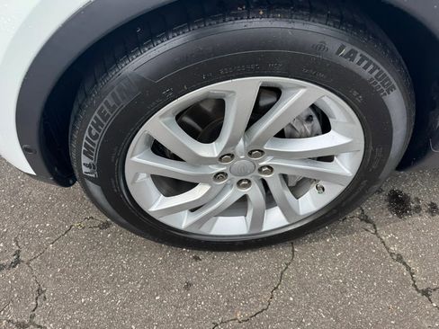 Used 2018 Land Rover Discovery HSE AWD/4WD image 10