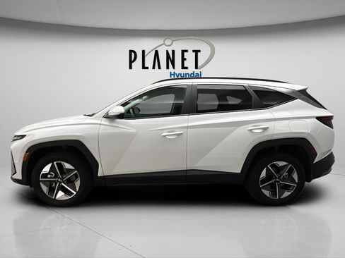 Certified 2025 Hyundai Tucson SEL AWD/4WD image 3