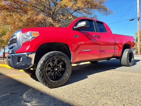 Used 2015 Toyota Tundra SR5 w/ TRD Off Road Package AWD/4WD image 55