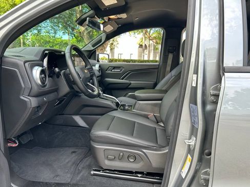Used 2025 Chevrolet Colorado LT w/ LT Convenience Package AWD/4WD image 16