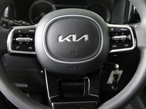 Used 2023 Kia Sorento LX image 13