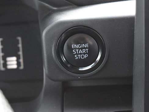 Used 2024 Toyota Tacoma SR image 9