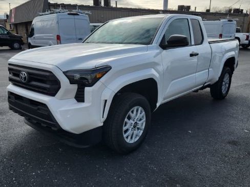 Used 2024 Toyota Tacoma SR image 23