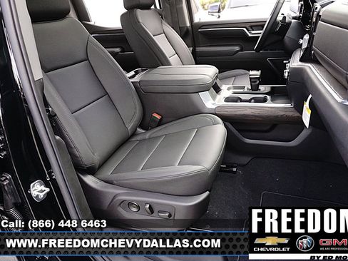 New 2026 GMC Sierra 1500 SLT image 15