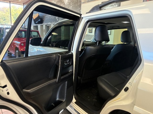 Used 2016 Toyota 4Runner Limited AWD/4WD image 26
