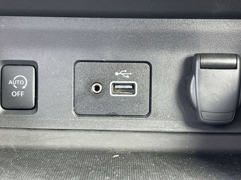 Used 2024 Nissan Sentra S FWD image 34