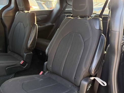 Used 2019 Chrysler Pacifica Touring Plus w/ S Appearance Package image 10