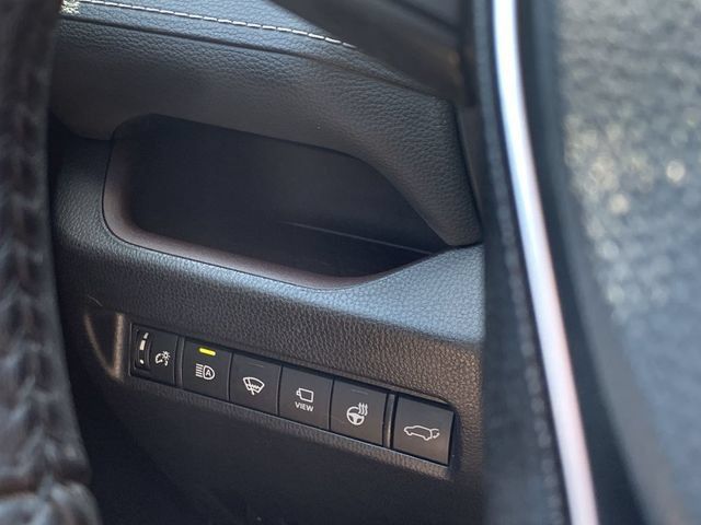 Used 2021 Toyota RAV4 Limited AWD/4WD image 15