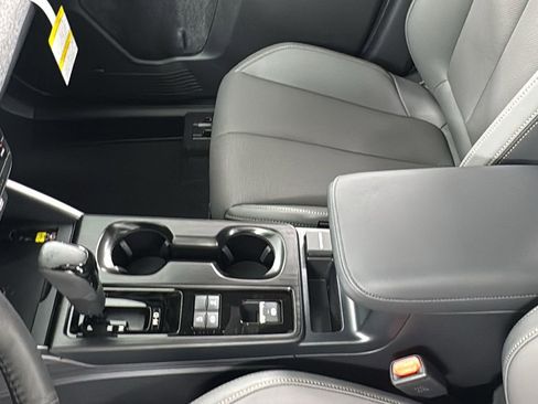 New 2026 Subaru Outback Limited AWD/4WD image 34