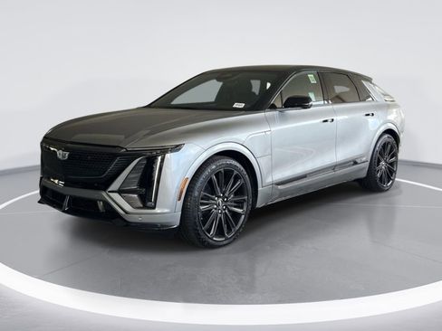 New 2026 Cadillac Lyriq V AWD/4WD image 8