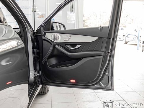Used 2019 Mercedes-Benz GLC 300 4MATIC w/ Multimedia Package image 42