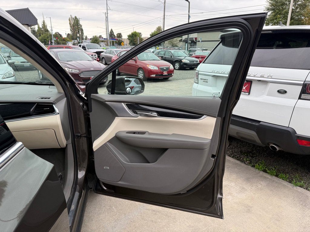 Used 2020 Cadillac XT6 Premium Luxury AWD/4WD image 18