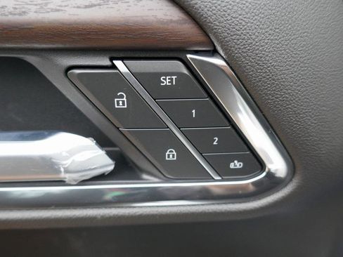 New 2026 GMC Sierra 1500 SLT image 17