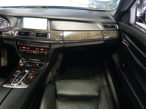 Used 2013 BMW 750Li RWD image 15