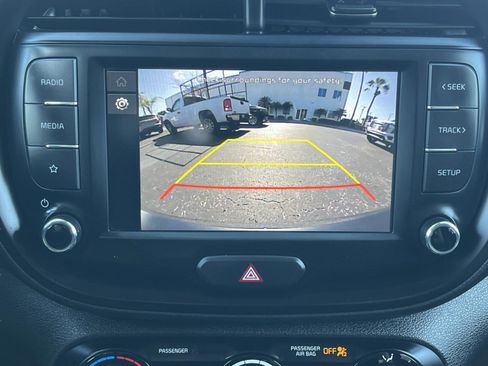 Used 2025 Kia Soul LX w/ LX Technology Package image 24