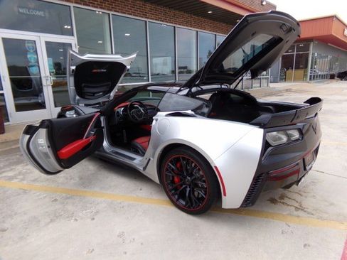 Used 2017 Chevrolet Corvette Z06 RWD image 17