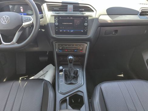Used 2022 Volkswagen Tiguan SE FWD image 26