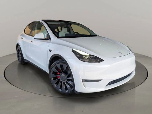 Used 2023 Tesla Model Y Performance AWD/4WD image 1