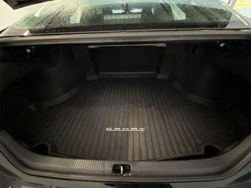 Used 2023 Toyota Camry SE image 19