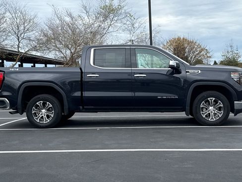 Used 2025 GMC Sierra 1500 SLT image 3