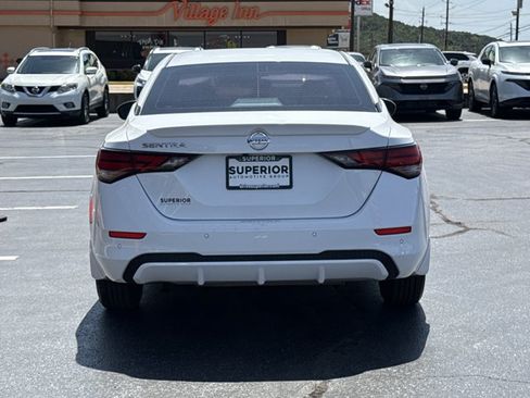Certified 2022 Nissan Sentra S w/ Lighting Package FWD image 4