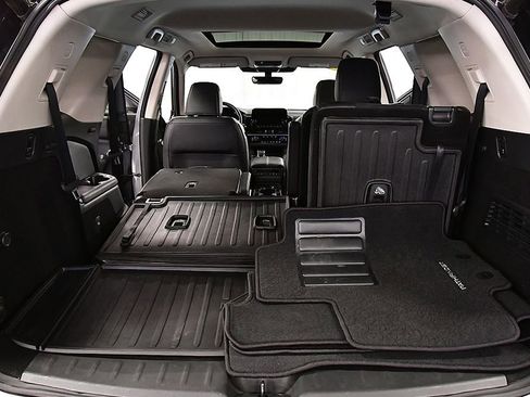 Used 2025 Nissan Pathfinder Platinum AWD/4WD image 30