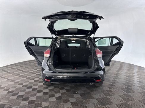 Used 2022 Nissan Kicks S image 15