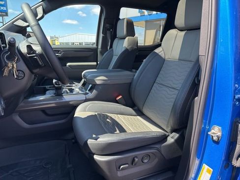 Used 2025 Chevrolet Silverado 1500 ZR2 w/ Technology Package image 11