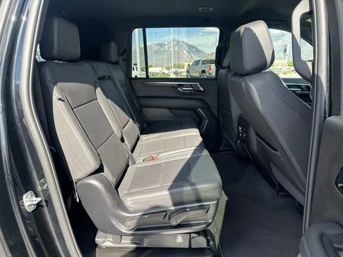 Certified 2025 Chevrolet Suburban Z71 AWD/4WD image 14