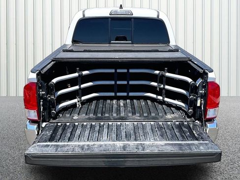 Used 2017 Toyota Tacoma SR5 w/ Tow Package RWD image 24