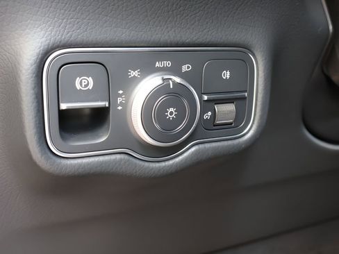Used 2025 Mercedes-Benz G 550 image 21
