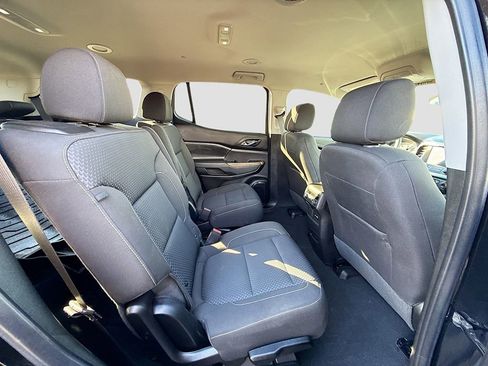 Used 2023 GMC Acadia SLE w/ Driver Convenience Package image 24