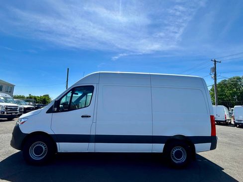 Used 2020 Mercedes-Benz Sprinter 2500 image 2