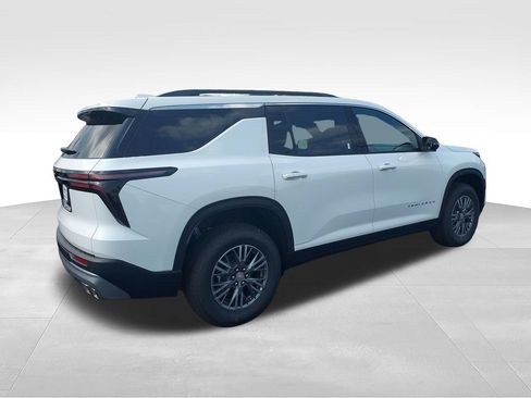 New 2026 Chevrolet Traverse LT w/ Driver Confidence Package FWD image 5