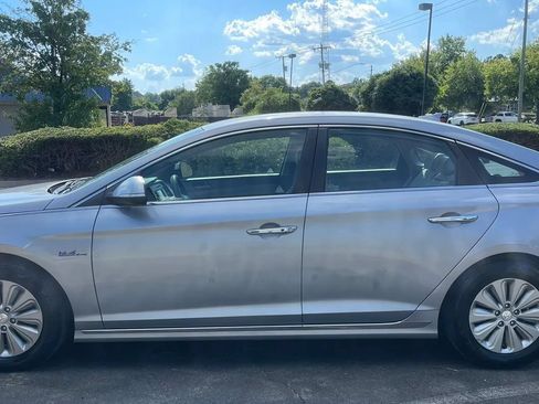 Used 2016 Hyundai Sonata SE FWD image 4