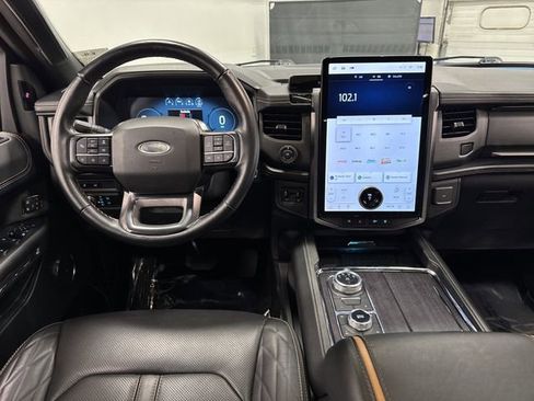 Used 2022 Ford Expedition Max Platinum image 5