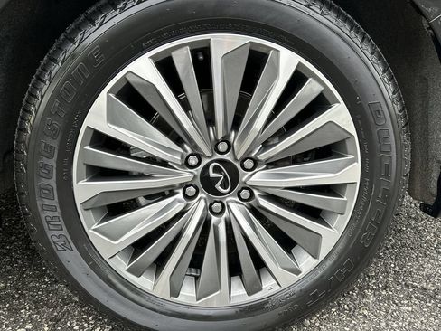 Certified 2025 INFINITI QX80 Sensory AWD/4WD image 11