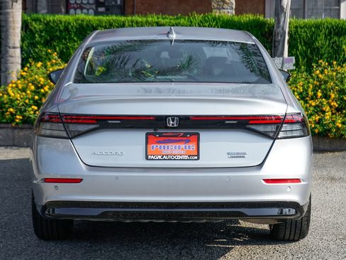 Used 2024 Honda Accord Touring image 7