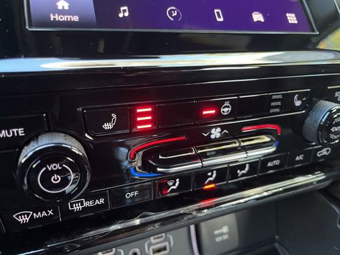 New 2025 Jeep Grand Cherokee L Altitude image 5