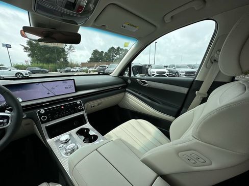 Used 2025 Genesis GV80 2.5T Select AWD/4WD image 11