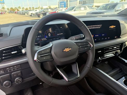 New 2026 Chevrolet Suburban LS image 25