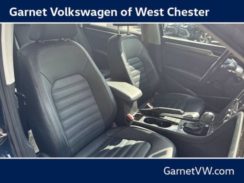 Used 2018 Volkswagen Passat 2.0T SEL Premium FWD image 16
