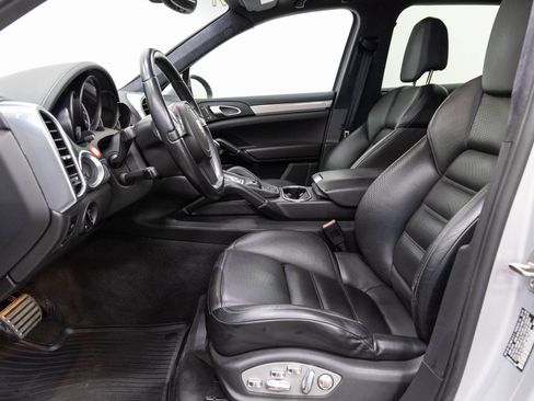 Used 2011 Porsche Cayenne Turbo AWD/4WD image 7